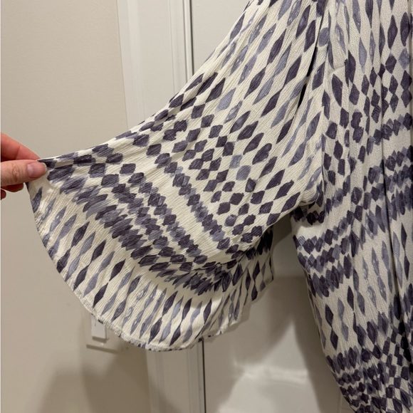 Geometric Patterned Wrap Top - Picture 2 of 3